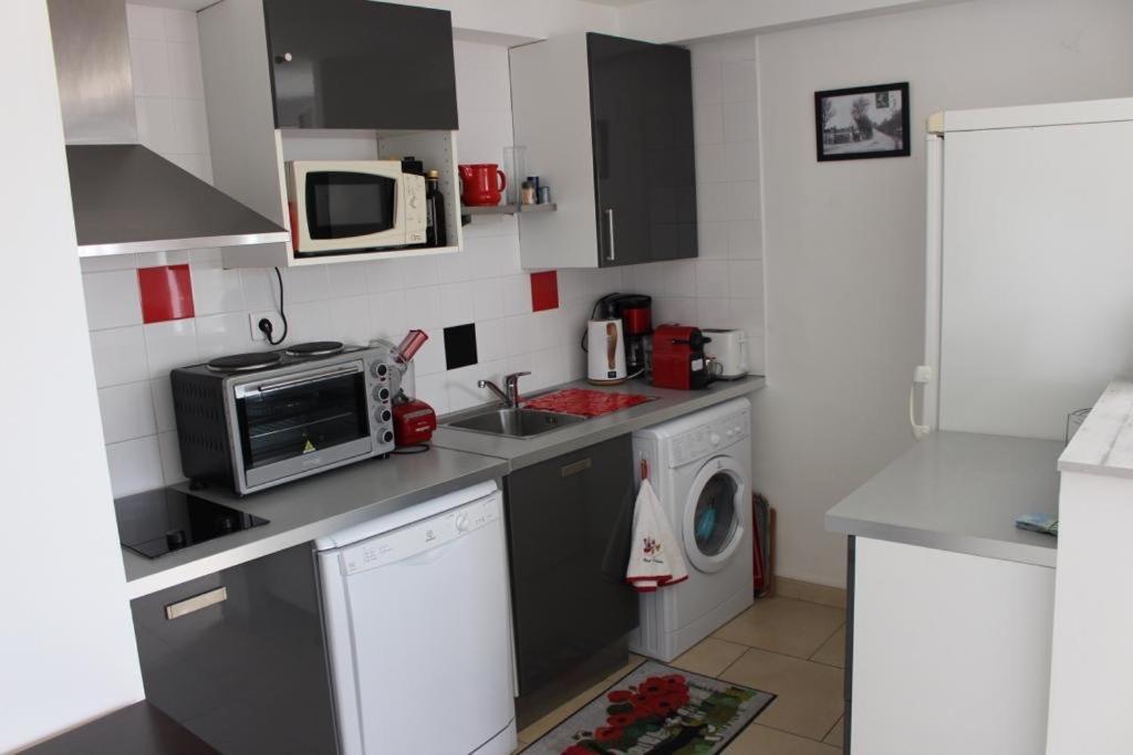 T2 Coquet Le Lavandou Plein Centre Vue Mer Exceptionnelle. Apartment Ngoại thất bức ảnh